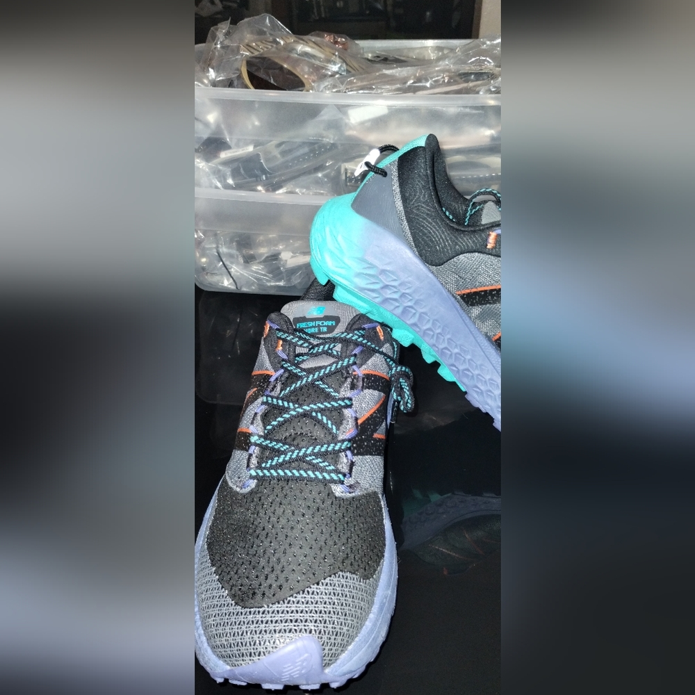 NEW BALANCE FRESH FOAMS MORE TRAIL sz 8 women's